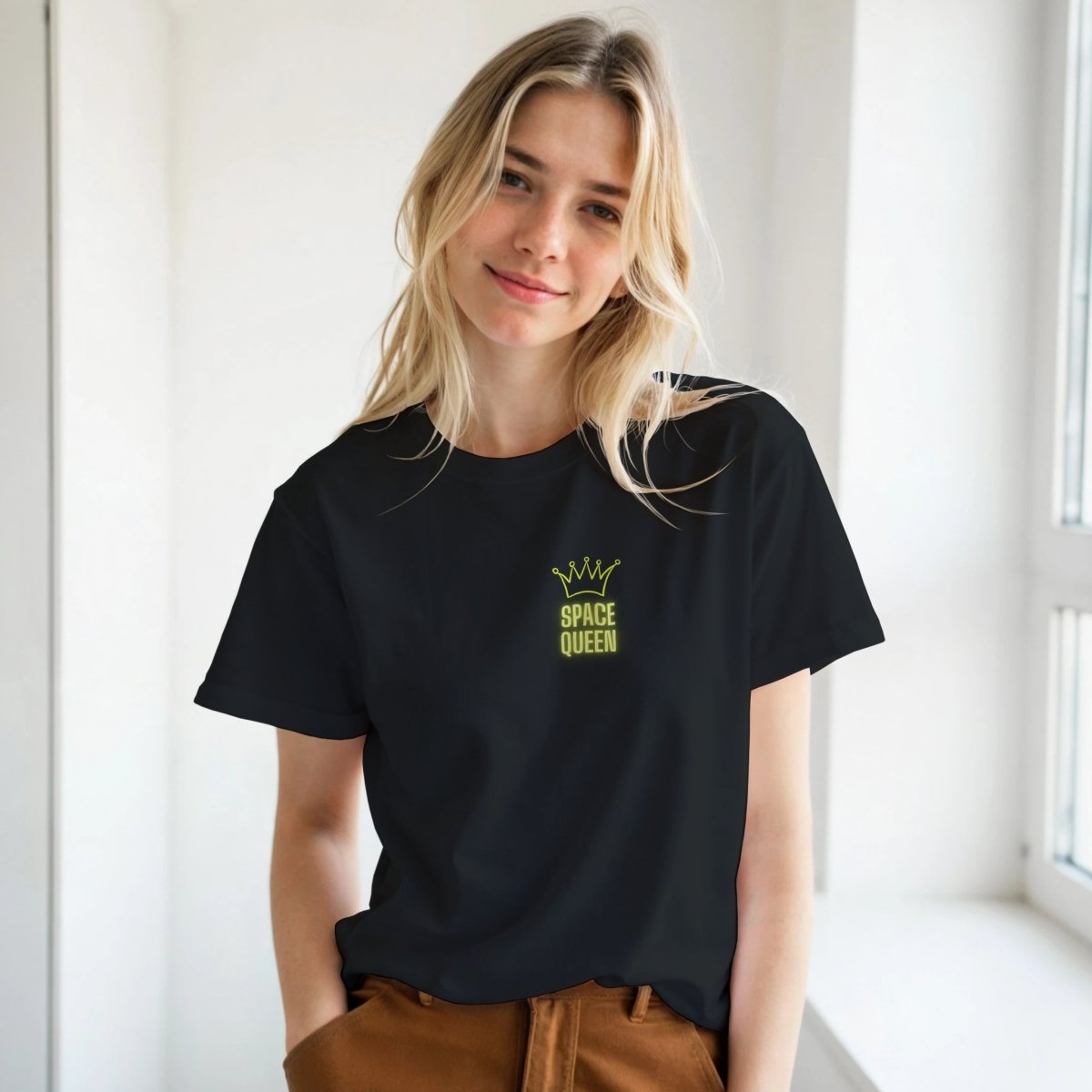 Space Queen Tee - Print Material - Space Jules